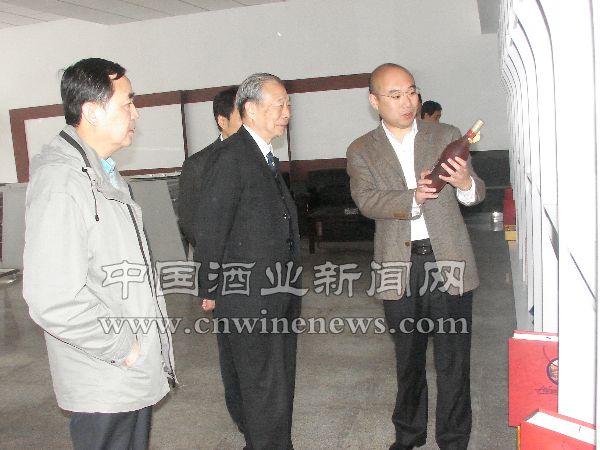 点击放大