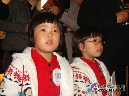 �ֳ�ץ�ĵ�˫��̥