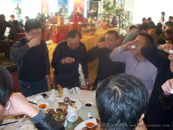 点击放大