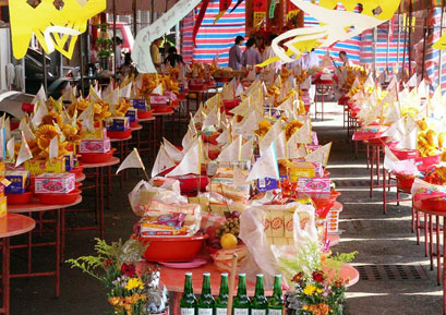 Zhongyuan (Hungry Ghost) Festival foods, one of the 'top 10 food customs in China' by China.org.cn