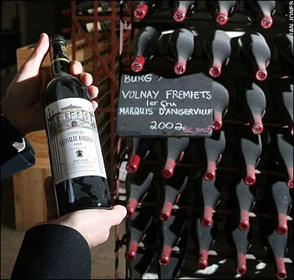 ̽��Ӣ��Ů������ɯ�׶����ĵ��¾ƽ�