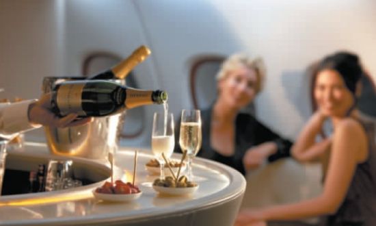 ���������տտ�A380ͷ�ȲյĿ����������ȣ��ṩ��ʮ�־ƣ����ݻ���һ��ΪCuvee Dom Perignon���ġ�