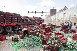 �����300���·�ˡ���ƿ����