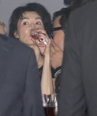 �������� ��Ů�ǺȾƳ��ܱ�����(ͼ)