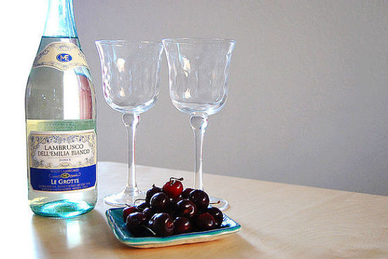 Lambrusco������ʳ���ĵ�΢���ݺ��