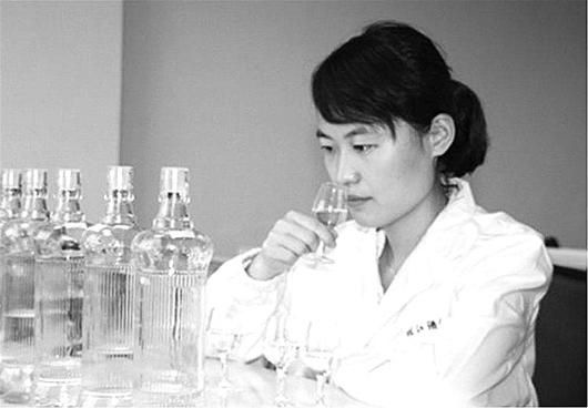 ͼΪ������Ψһ��һ��������Ƭ