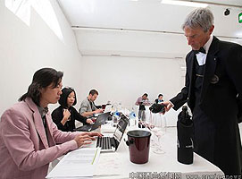 ��������Ʒζ����ϵ������